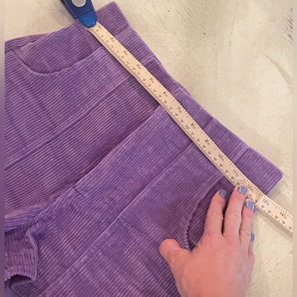 Women’s HAMMIES retro corduroy shorts - Picture 5 of 7